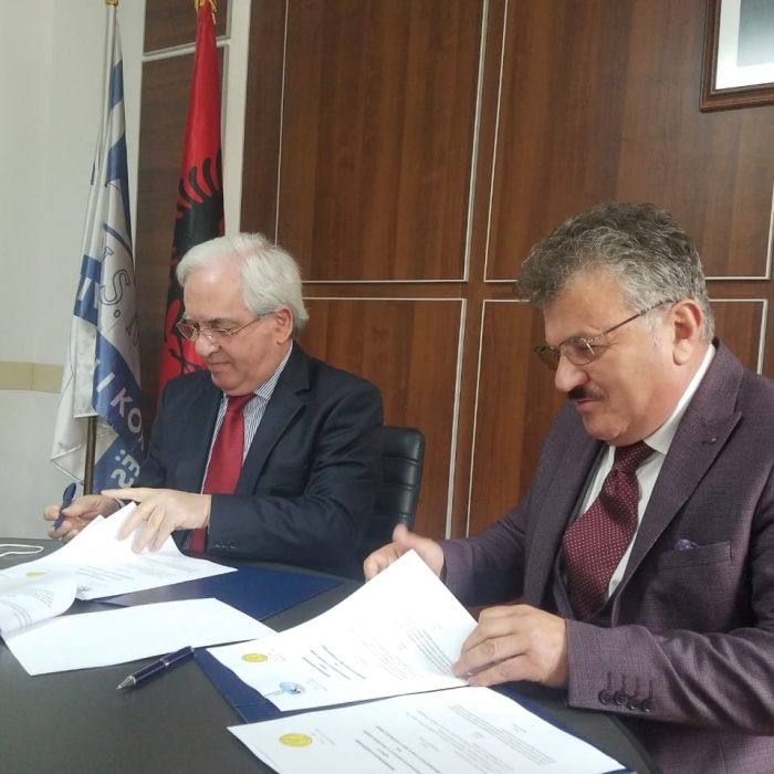 Nënshkruhet marrëveshja e bashkëpunimit midis Akademisë së Shkencave dhe Universitetit të Korçës
