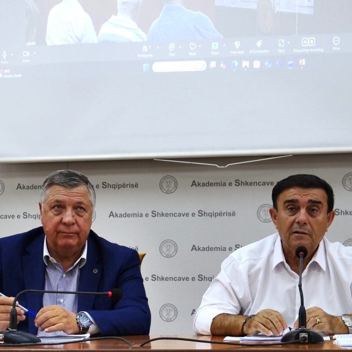 Akad. Adrian Civici mbajti ligjëratën: “Drejt universiteteve 4.0. – Si po e revolucionarizon…
