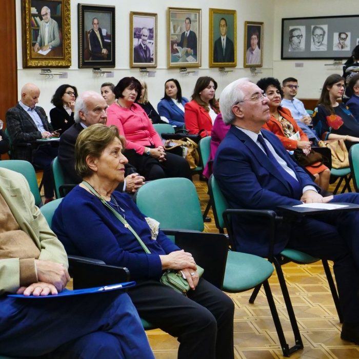 U mbajt konferenca me temën: “Markuesit imunologjikë dhe gjenetikë…