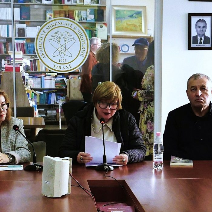 Panairi i Librit “Tirana 2025”: U paraqit libri me titull “Autorë e vepra të patrajtuara në letërsinë…