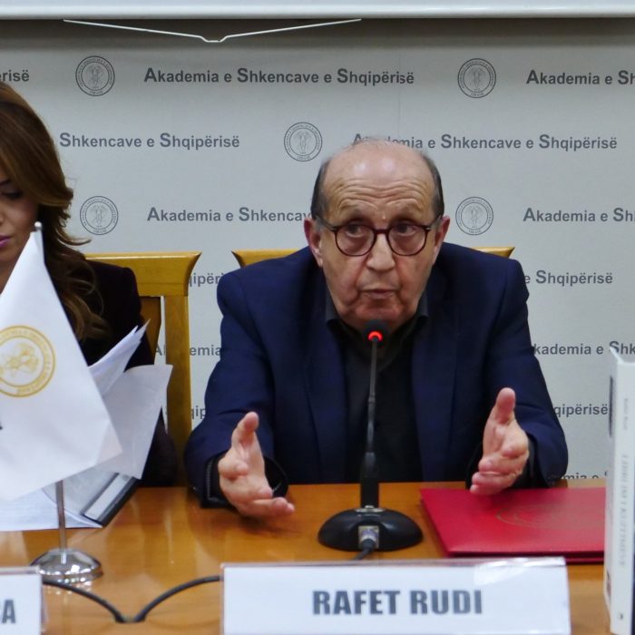 U promovua “Libri im i kujtimeve” me autor kompozitorin dhe dirigjentin Rafet Rudi