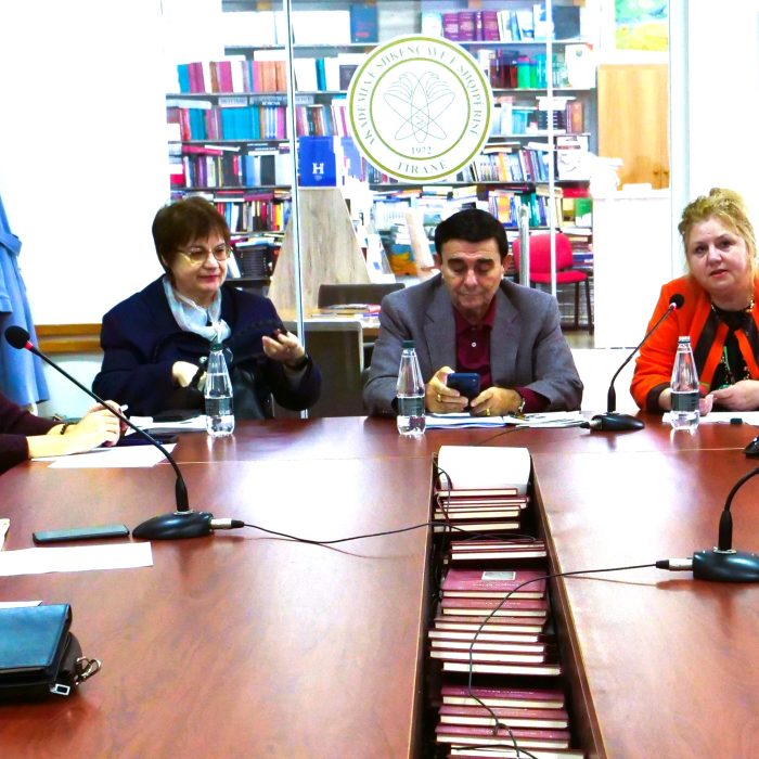 U mbajt ligjërata me temën “Fëmijët e pashoqëruar” me autore prof. dr. Arta Mandro