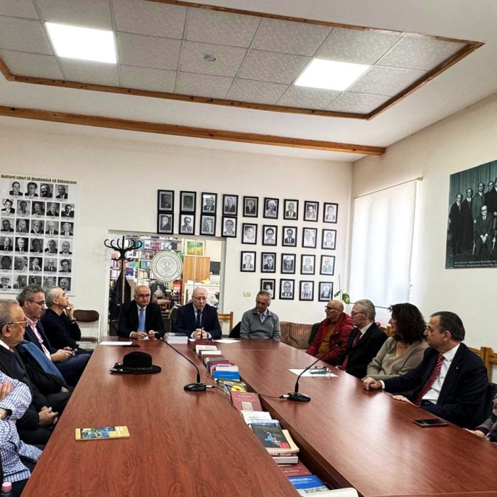 U zhvillua tryeza shkencore për prezantimin e librit “Shëndeti dhe sëmundja” të prof. dr. Eduard Kakarriqit
