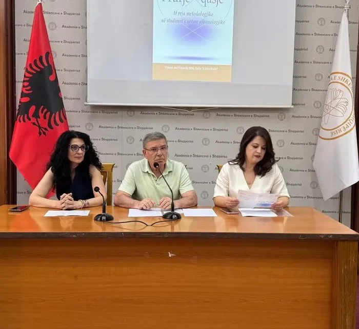 U zhvillua sesioni shkencor me temën “Prurje dhe qasje të reja metodologjike në studimet e sotme albanologjike”