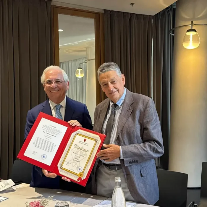 U mbajt ceremonia e akordimit të mirënjohjes “Nderi i Akademisë” për prof. Maurizio Lambardi-n